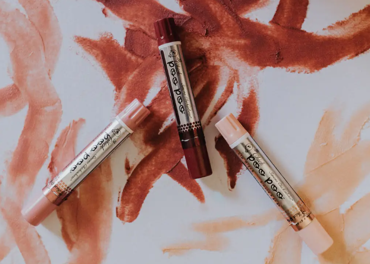 La Chick Poo Poo Lip Shimmer - abcthreads